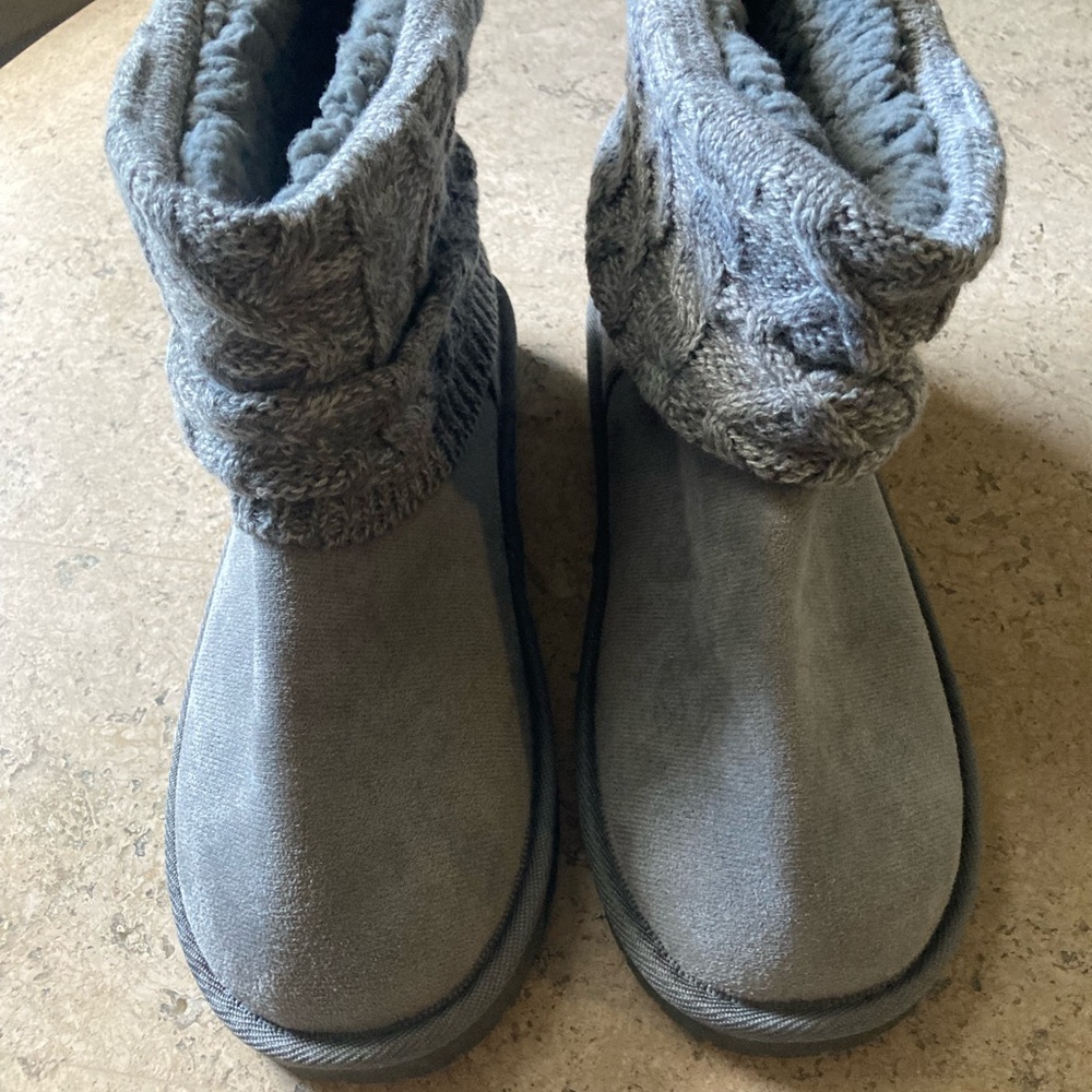 Cozy Gray Knit Cuff Women's Boot